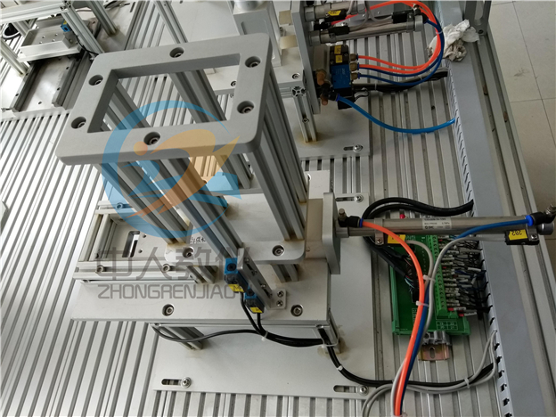 工業機器人與智能視覺系統應用實訓裝置,機器人實訓臺，小工料單元